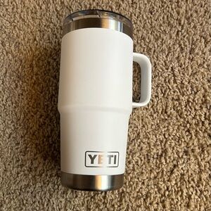Yeti 20 oz White Insulated Mug